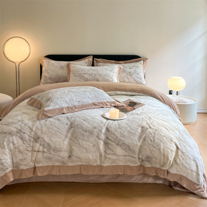 91家纺网 家纺一手货源 找家纺 慕色家纺 2023新款兔毛绒水墨纹绒系列四件套 水墨纹-奶茶咖