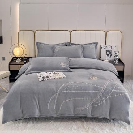 91家纺网 家纺一手货源 找家纺 （总）慕克斯 2023新款全消光高克重刺绣牛奶绒四件套-奥丽莎