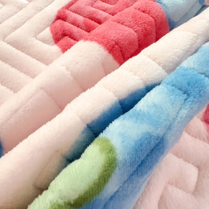 91家纺网 家纺一手货源 找家纺 羽爱 2024新款棉加绒床盖套件 草莓乐园