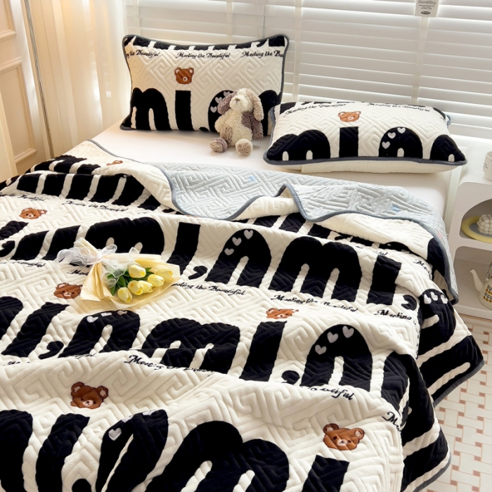91家纺网 家纺一手货源 找家纺 羽爱 2024新款棉加绒床盖套件 迷你熊-黑