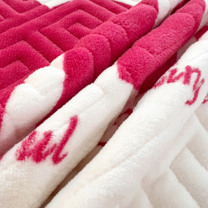 91家纺网 家纺一手货源 找家纺 羽爱 2024新款棉加绒床盖套件 迷你熊-红