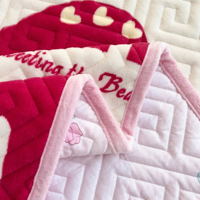 91家纺网 家纺一手货源 找家纺 羽爱 2024新款棉加绒床盖套件 迷你熊-红