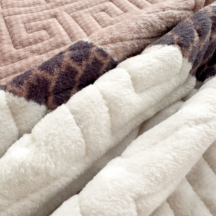 91家纺网 家纺一手货源 找家纺 羽爱 2024新款棉加绒床盖套件 莫兰迪