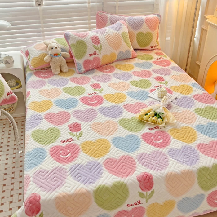 91家纺网 家纺一手货源 找家纺 羽爱 2024新款棉加绒床盖套件 七彩爱心