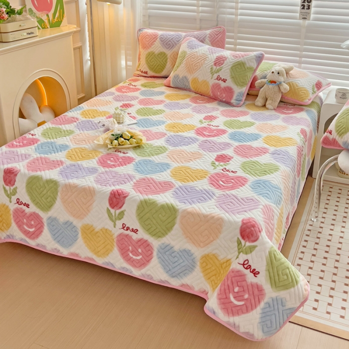 91家纺网 家纺一手货源 找家纺 羽爱 2024新款棉加绒床盖套件 七彩爱心