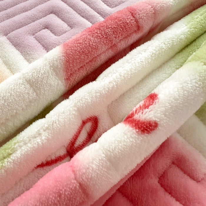 91家纺网 家纺一手货源 找家纺 羽爱 2024新款棉加绒床盖套件 七彩爱心