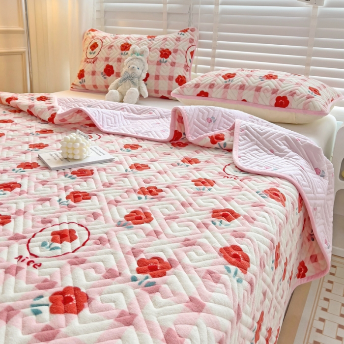 91家纺网 家纺一手货源 找家纺 羽爱 2024新款棉加绒床盖套件 温馨小花