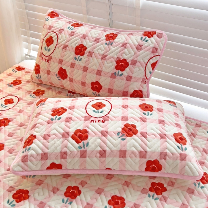 91家纺网 家纺一手货源 找家纺 羽爱 2024新款棉加绒床盖套件 温馨小花