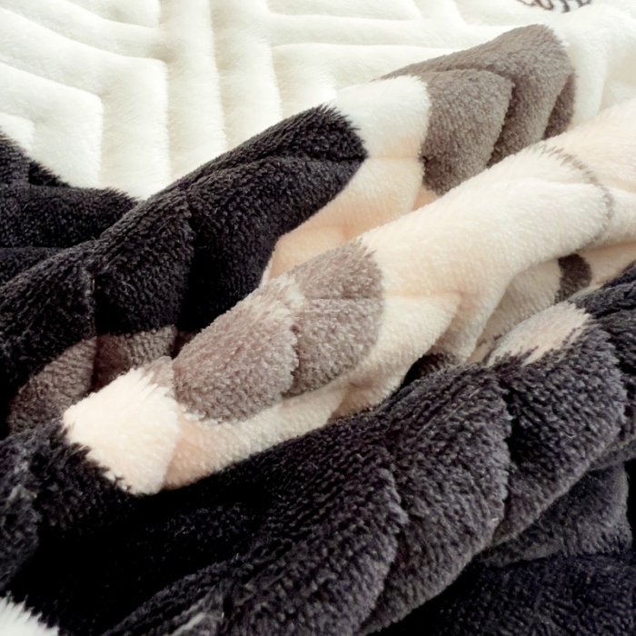 91家纺网 家纺一手货源 找家纺 羽爱 2024新款棉加绒床盖套件 熊猫宝贝