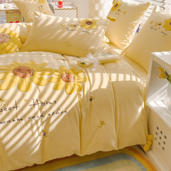 91家纺网 家纺一手货源 找家纺 （总）品家居 2025新款牛奶绒贴布绣四件套-向阳花开