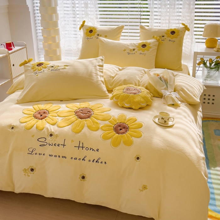 91家纺网 家纺一手货源 找家纺 （总）品家居 2025新款牛奶绒贴布绣四件套-向阳花开