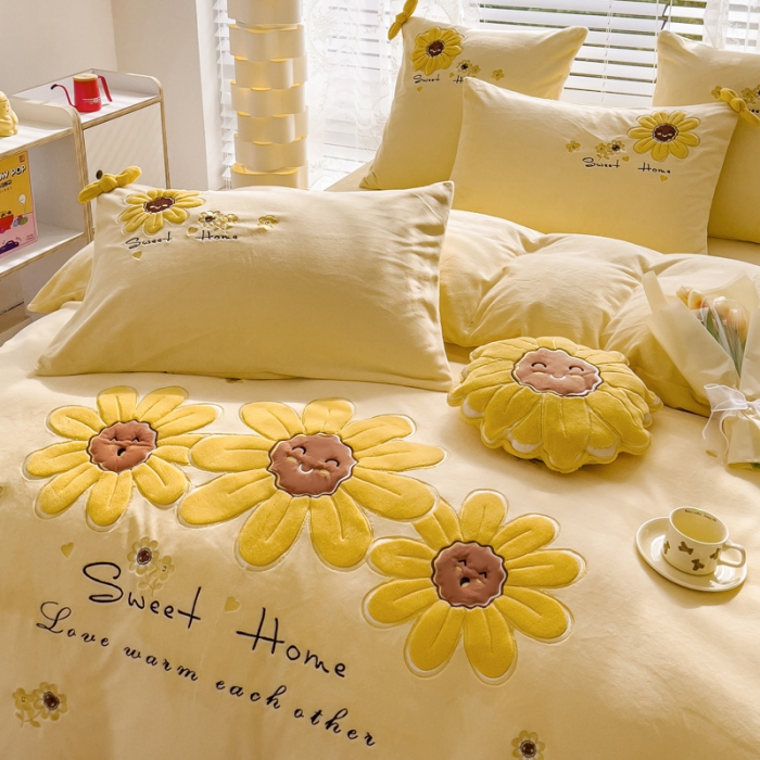 91家纺网 家纺一手货源 找家纺 （总）品家居 2025新款牛奶绒贴布绣四件套-向阳花开