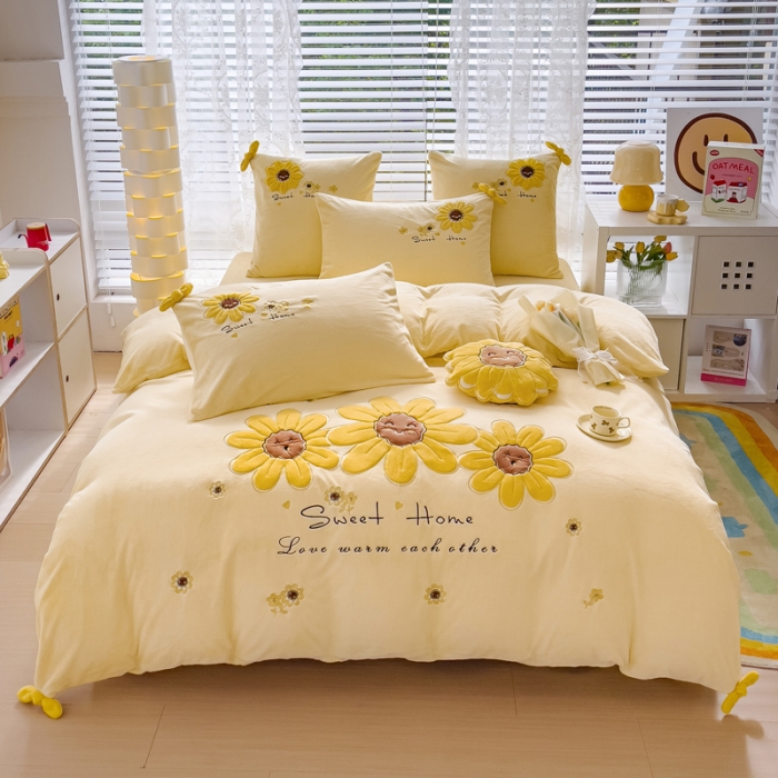 91家纺网 家纺一手货源 找家纺 （总）品家居 2025新款牛奶绒贴布绣四件套-向阳花开