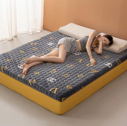 91家纺网 家纺一手货源 找家纺 元昊 2025新款加厚即暖抗菌牛奶绒记忆棉床垫 贵族气质