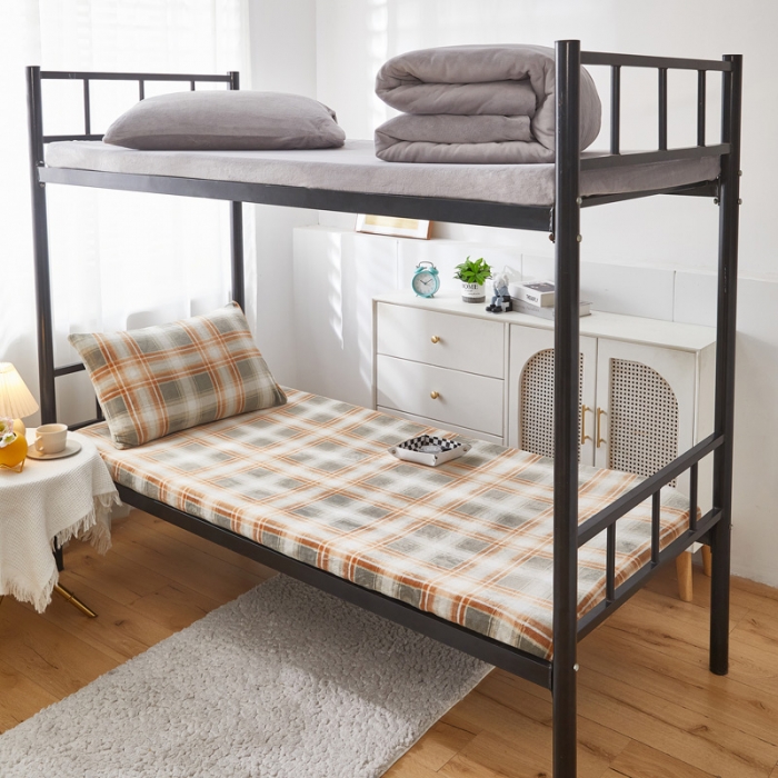 91家纺网 家纺一手货源 找家纺 凌云 2025新款A类230克加厚牛奶绒学生宿舍三件套床笠款床单款 千与