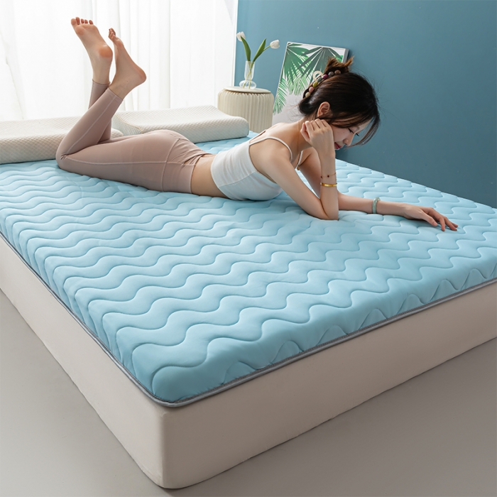 91家纺网 家纺一手货源 找家纺 元昊 2025新款A类牛奶丝波浪款纯色乳胶学生床垫 波浪-元气浅蓝