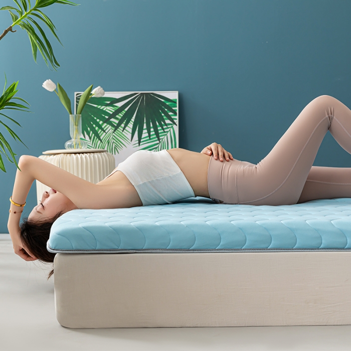 91家纺网 家纺一手货源 找家纺 元昊 2025新款A类牛奶丝波浪款纯色乳胶学生床垫 波浪-元气浅蓝