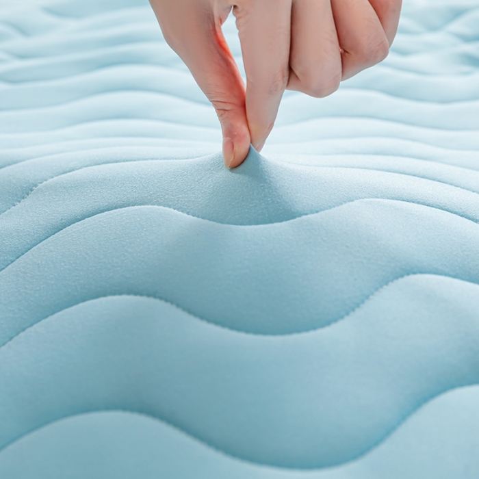 91家纺网 家纺一手货源 找家纺 元昊 2025新款A类牛奶丝波浪款纯色乳胶学生床垫 波浪-元气浅蓝