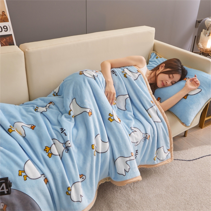 91家纺网 家纺一手货源 找家纺 古吉梦 2023新款A类双面小清新系列牛奶绒毛毯 牛奶绒毯-大白鹅