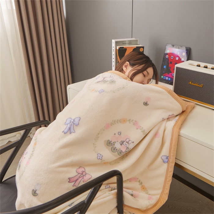 91家纺网 家纺一手货源 找家纺 古吉梦 2023新款A类双面小清新系列牛奶绒毛毯 牛奶绒毯-花园兔