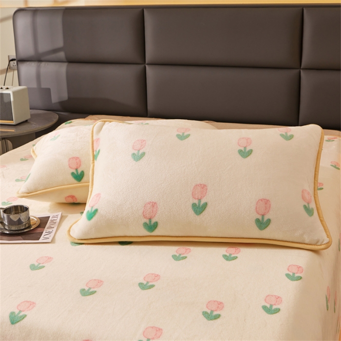 91家纺网 家纺一手货源 找家纺 古吉梦 2023新款A类双面小清新系列牛奶绒毛毯 牛奶绒毯-郁金香粉