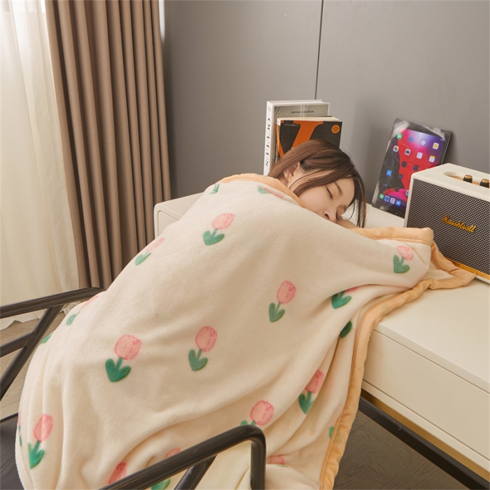 91家纺网 家纺一手货源 找家纺 古吉梦 2023新款A类双面小清新系列牛奶绒毛毯 牛奶绒毯-郁金香粉