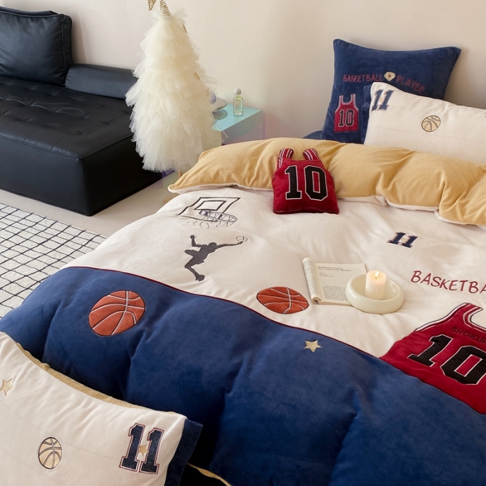 91家纺网 家纺一手货源 找家纺 （总）星野 2023新款高克重牛奶绒贴布绣四件套-灌篮高手（送抱枕）