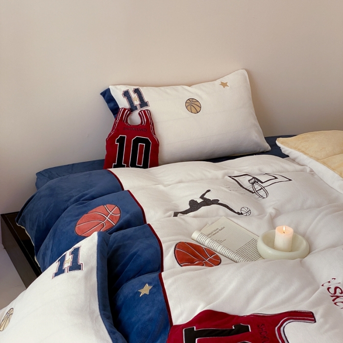 91家纺网 家纺一手货源 找家纺 （总）星野 2023新款高克重牛奶绒贴布绣四件套-灌篮高手（送抱枕）