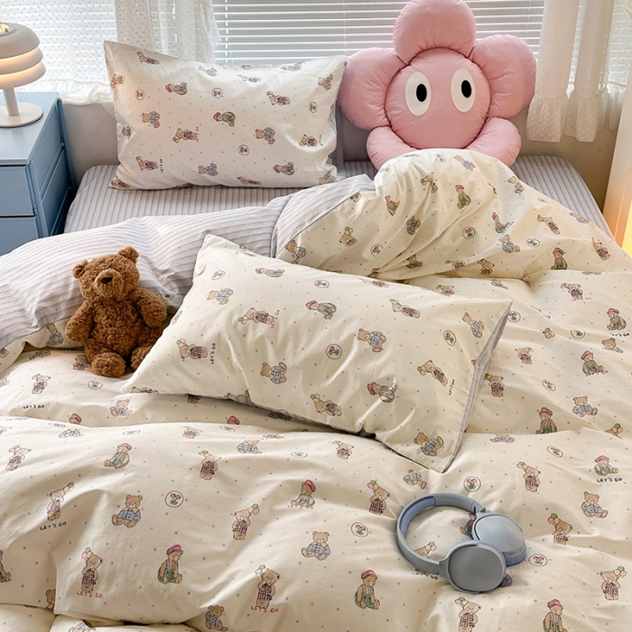 91家纺网 家纺一手货源 找家纺 昔可 2023新款全棉可爱动物卡通印花四件套 小熊日记