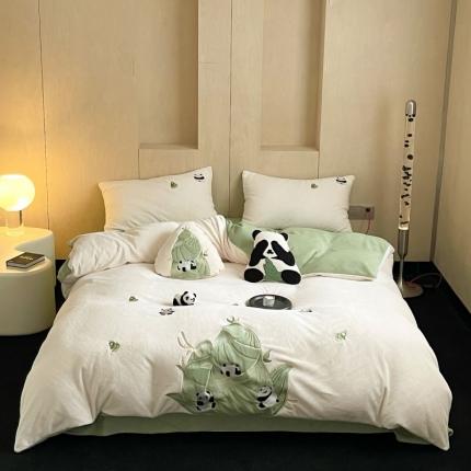 91家纺网 家纺一手货源 找家纺 风向标 A类230克亲肤舒适牛奶绒贴布绣四件套系列-夺笋熊猫 夺笋-春芽绿