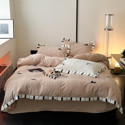 91家纺网 家纺一手货源 找家纺 风向标 2023新款A类230克牛奶绒撞色宽边刺绣四件套-野柔 野柔猎豹