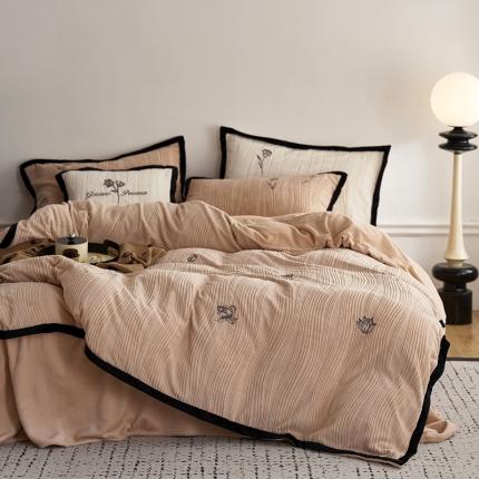 91家纺网 家纺一手货源 找家纺 （总）风向标 2023新款立体牛奶绒宽边款-黑色郁金香系列