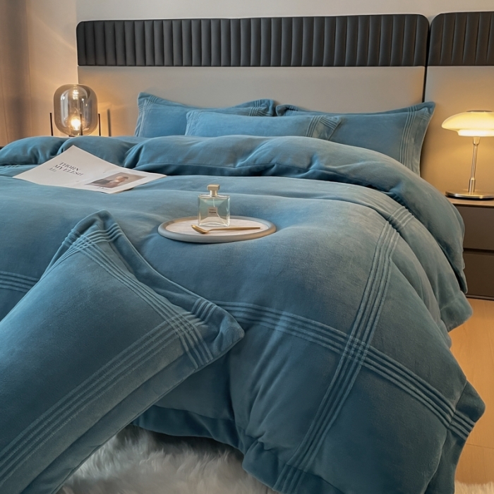 91家纺网 家纺一手货源 找家纺 米瑞娜 2024新款轻奢风埋绳款高克重牛奶绒四件套 美娜德-孔雀兰