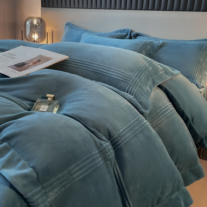 91家纺网 家纺一手货源 找家纺 米瑞娜 2024新款轻奢风埋绳款高克重牛奶绒四件套 美娜德-孔雀兰