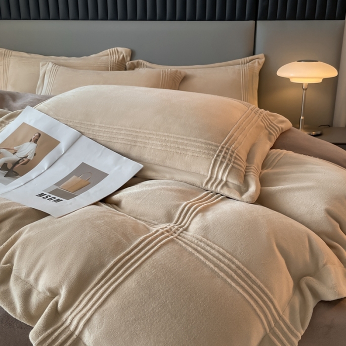 91家纺网 家纺一手货源 找家纺 米瑞娜 2024新款轻奢风埋绳款高克重牛奶绒四件套 美娜德-米咖浅米灰