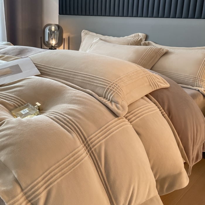 91家纺网 家纺一手货源 找家纺 米瑞娜 2024新款轻奢风埋绳款高克重牛奶绒四件套 美娜德-米咖浅米灰