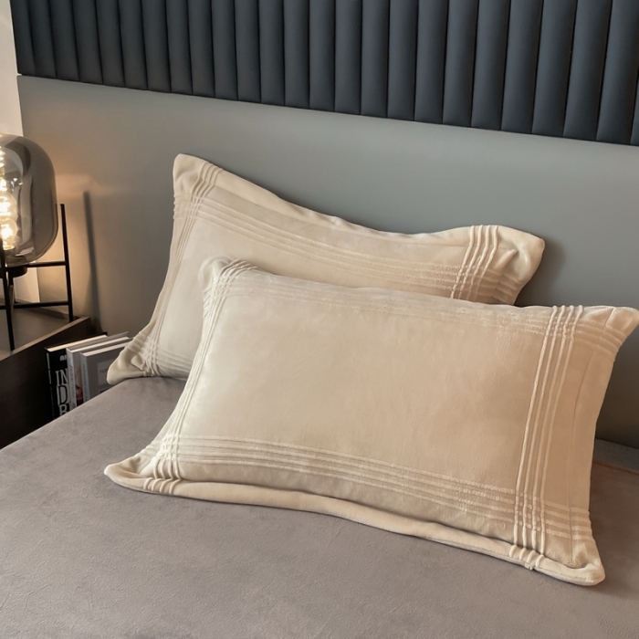 91家纺网 家纺一手货源 找家纺 米瑞娜 2024新款轻奢风埋绳款高克重牛奶绒四件套 美娜德-米咖浅米灰