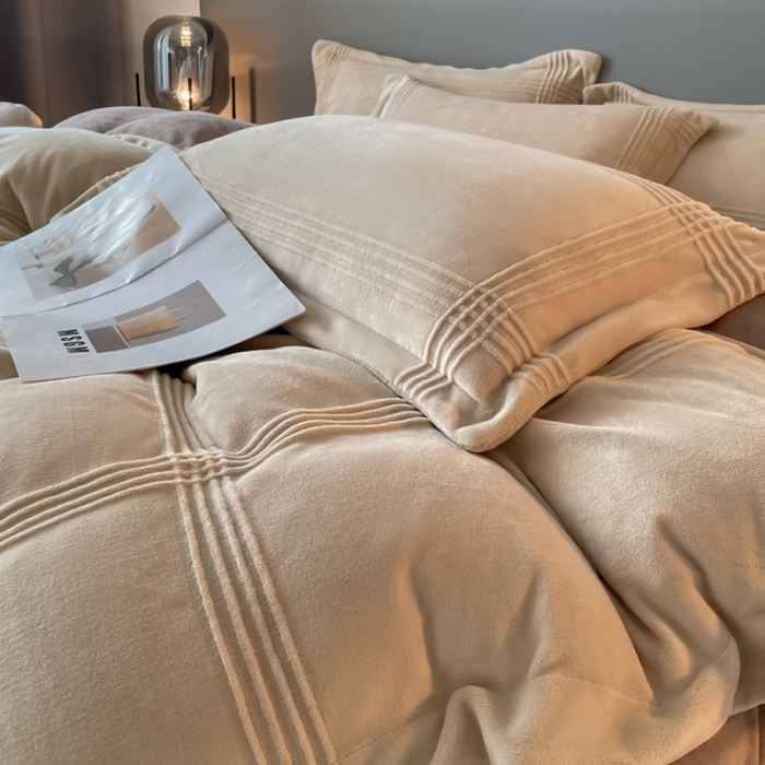 91家纺网 家纺一手货源 找家纺 米瑞娜 2024新款轻奢风埋绳款高克重牛奶绒四件套 美娜德-米咖浅米灰