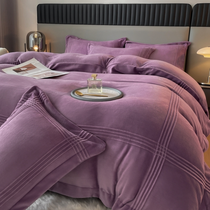 91家纺网 家纺一手货源 找家纺 米瑞娜 2024新款轻奢风埋绳款高克重牛奶绒四件套 美娜德-薇紫