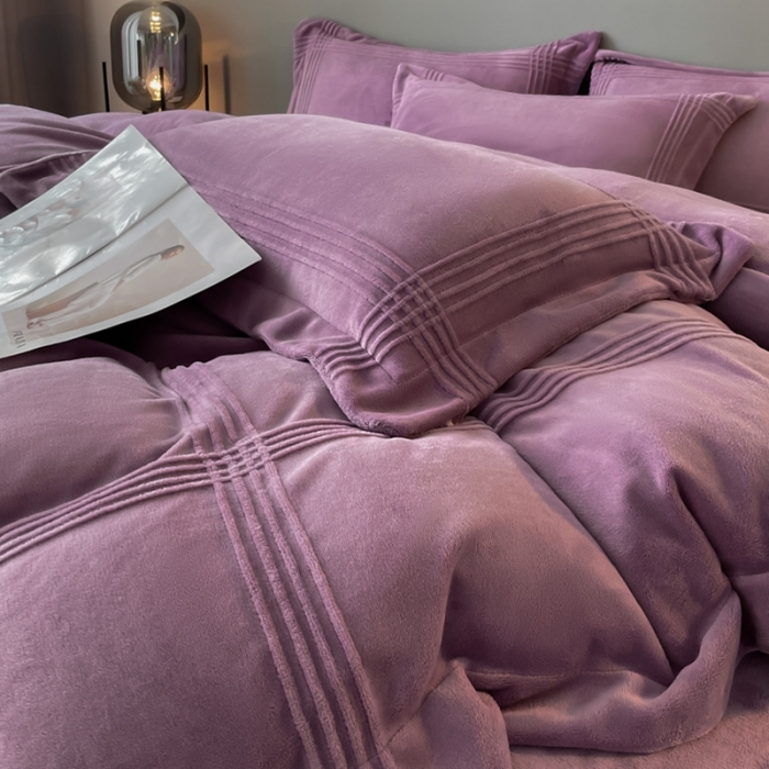 91家纺网 家纺一手货源 找家纺 米瑞娜 2024新款轻奢风埋绳款高克重牛奶绒四件套 美娜德-薇紫