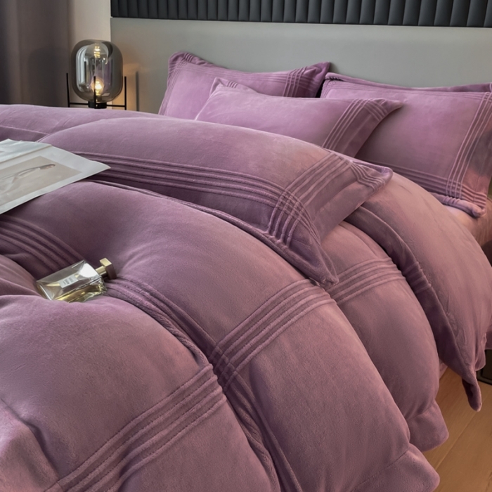 91家纺网 家纺一手货源 找家纺 米瑞娜 2024新款轻奢风埋绳款高克重牛奶绒四件套 美娜德-薇紫