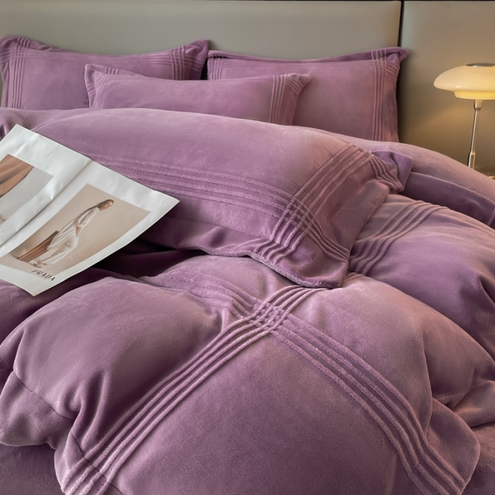 91家纺网 家纺一手货源 找家纺 米瑞娜 2024新款轻奢风埋绳款高克重牛奶绒四件套 美娜德-薇紫