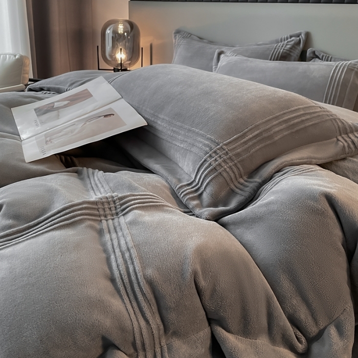 91家纺网 家纺一手货源 找家纺 米瑞娜 2024新款轻奢风埋绳款高克重牛奶绒四件套 美娜德-雅士灰