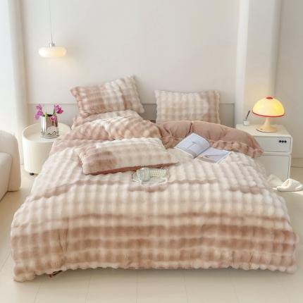 91家纺网 家纺一手货源 找家纺 一比一 2023新款兔毛七彩印花牛奶绒四件套 七彩驼色