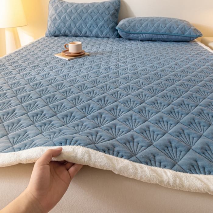 91家纺网 家纺一手货源 找家纺 鑫钰 2023秋冬新款加厚保暖牛奶绒床垫床护垫学生宿舍专用床褥子 烟花-宝石蓝