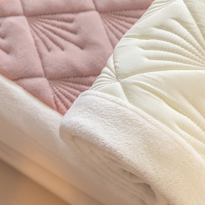 91家纺网 家纺一手货源 找家纺 鑫钰 2023秋冬新款加厚保暖牛奶绒床垫床护垫学生宿舍专用床褥子 烟花-豆沙粉