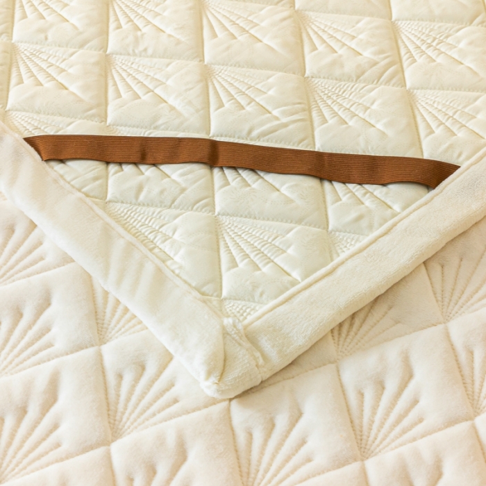 91家纺网 家纺一手货源 找家纺 鑫钰 2023秋冬新款加厚保暖牛奶绒床垫床护垫学生宿舍专用床褥子 烟花-优雅白