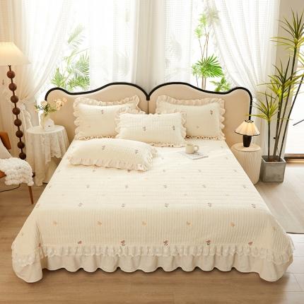 91家纺网 家纺一手货源 找家纺 宜凡 2023新款牛奶绒夹棉绗缝绣花床盖三件套 丁香-奶白