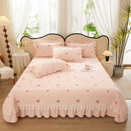91家纺网 家纺一手货源 找家纺 宜凡 2023新款牛奶绒夹棉绗缝绣花床盖三件套 樱桃-柔粉