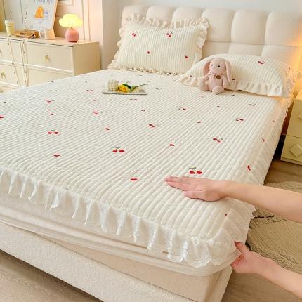 91家纺网 家纺一手货源 找家纺 （总）宜凡 2023新款牛奶绒夹棉绗缝绣花床笠三件套